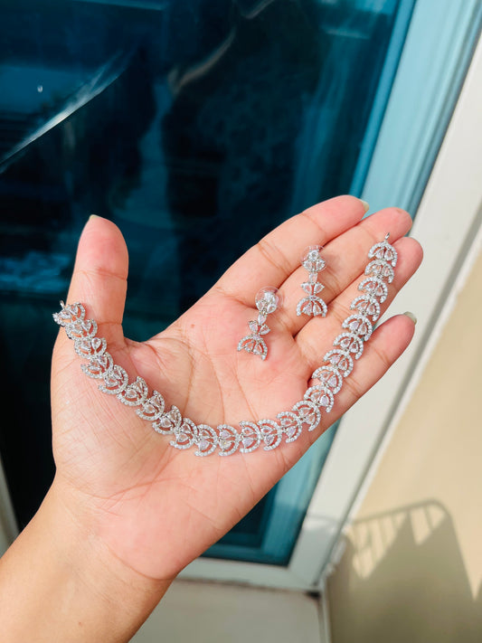 Juri necklace