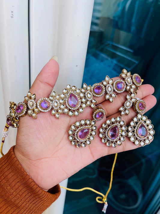 Urvashi choker