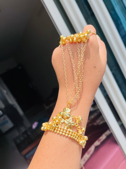 Sia Haathphool- Single Hand