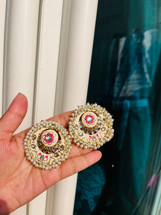 Spruhi Studs