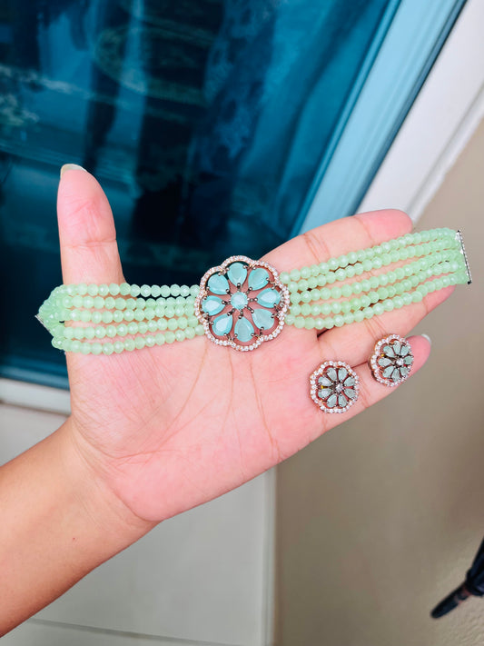 Kruti choker