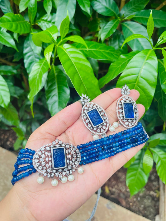 Aarvi choker