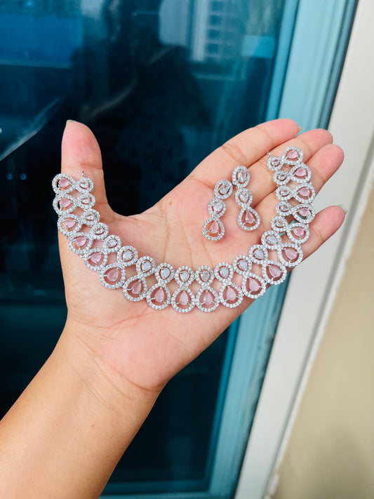 Madhu necklace