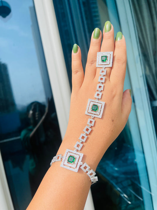 Delfi Hand Harness