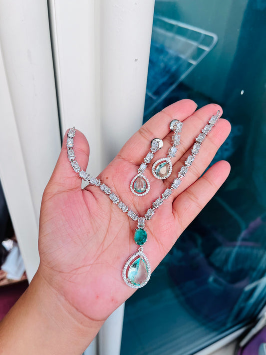 Tria Necklace