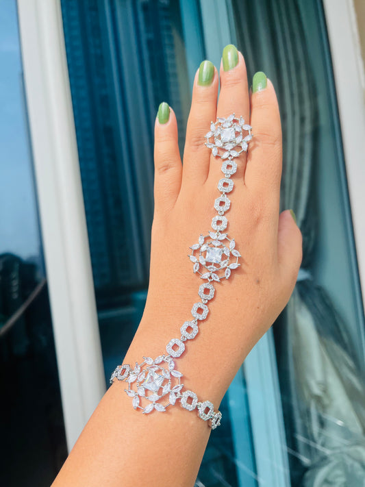 Trisha Hand Harness